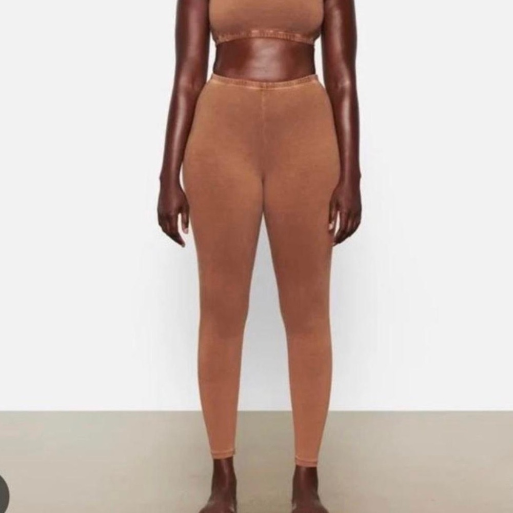 SKIMS Outdoor Legging - Camel